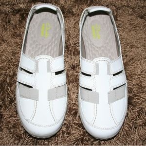 NWOT Clark Haley Stork sporty style flats